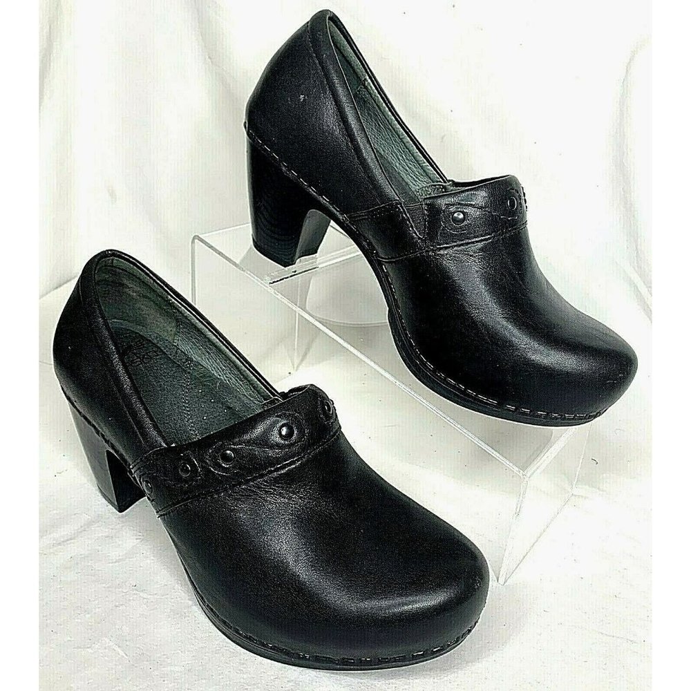 Dansko Womens Black Leather Studded Slip-On Heel C